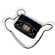 Black Pearl Closure Quilted Purse - doe a dear