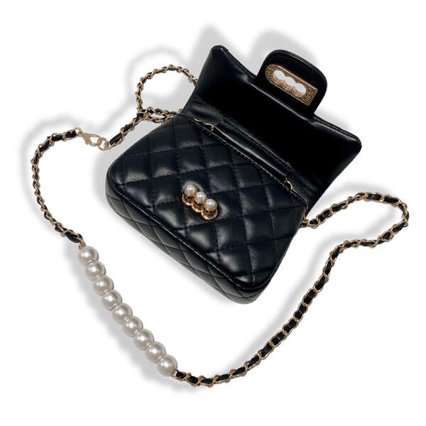 Black Pearl Closure Quilted Purse - doe a dear